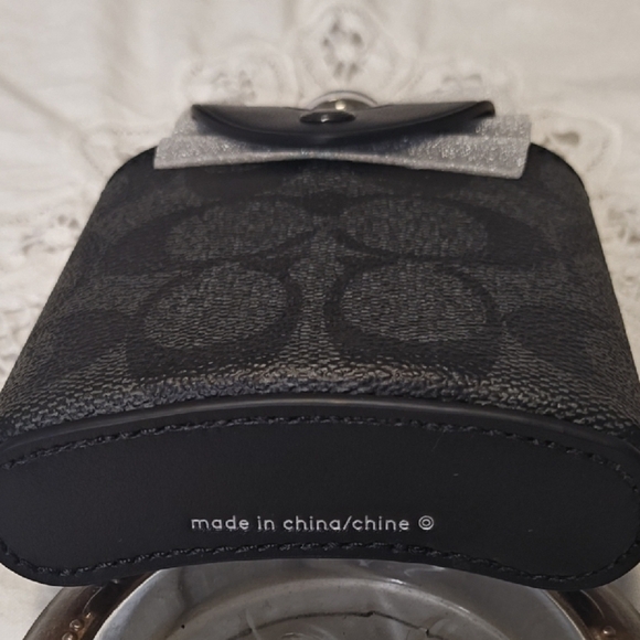 📸 Coach Black & Gray Leather Flask GREAT GIFT! - Picture 4 of 4